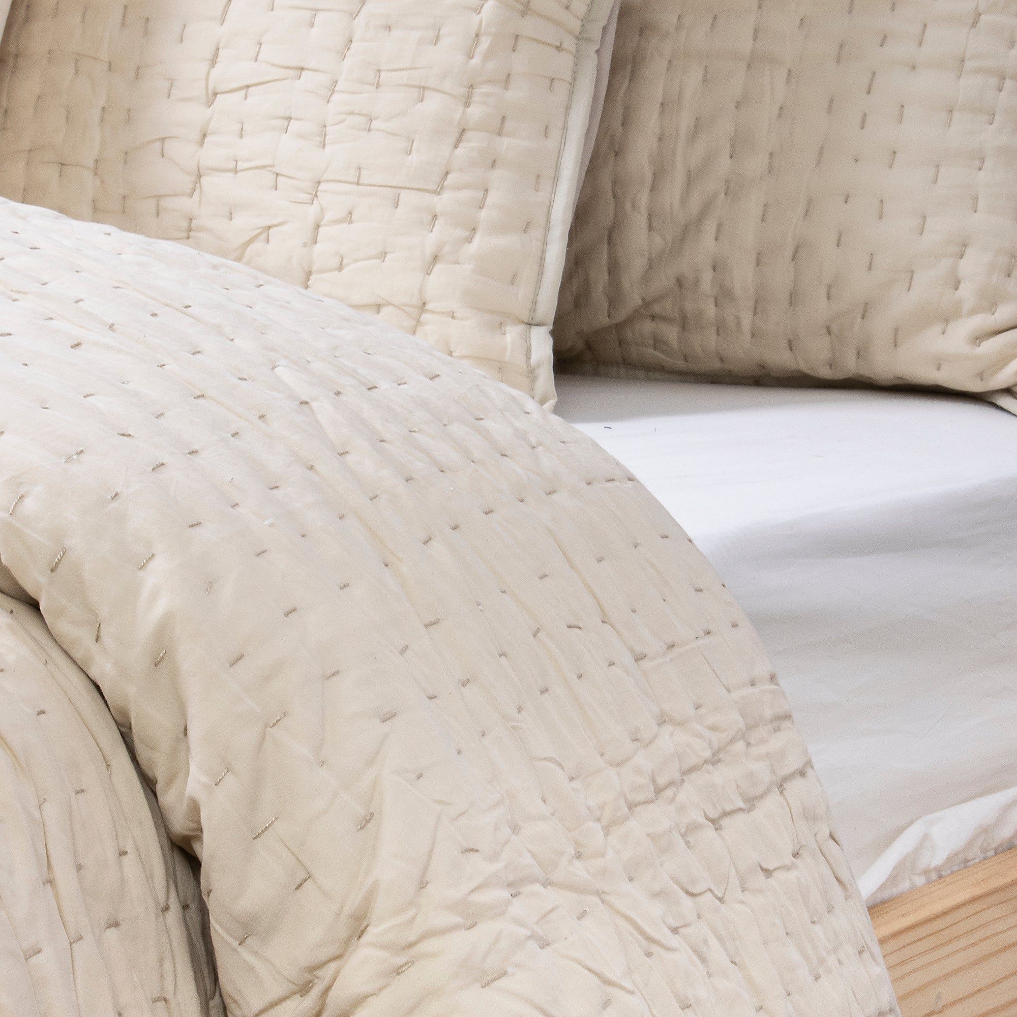 Handmade Solid Padded Cotton Reversible Jaipur Kantha Quilt